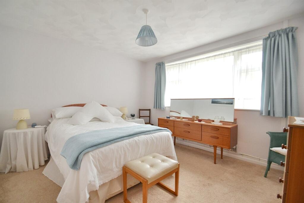 Additional property image - Broadstone