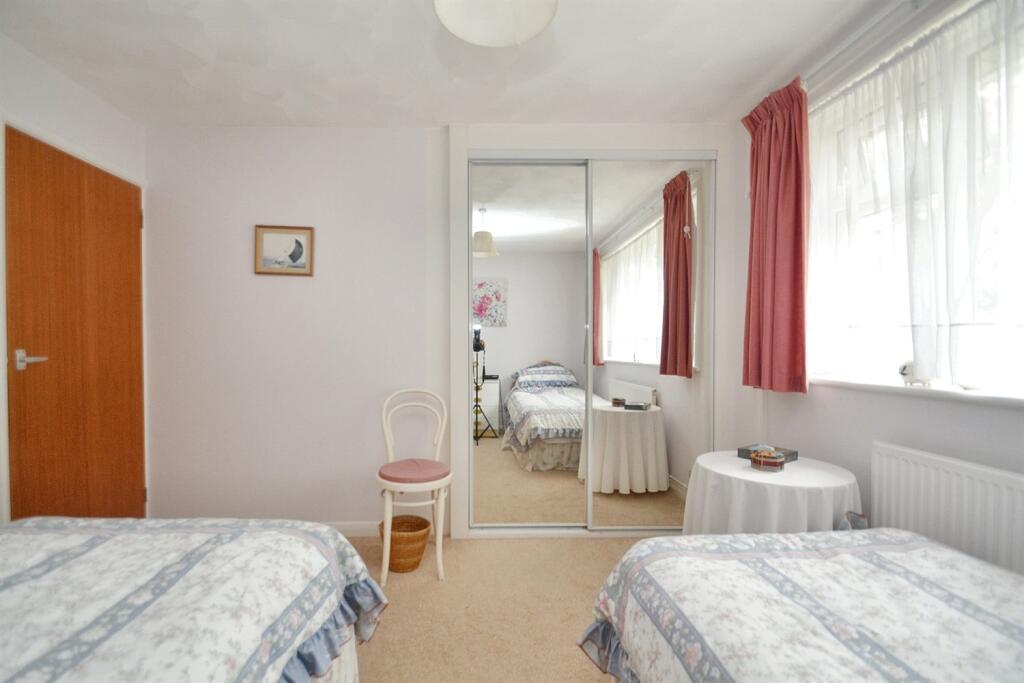 Additional property image - Broadstone