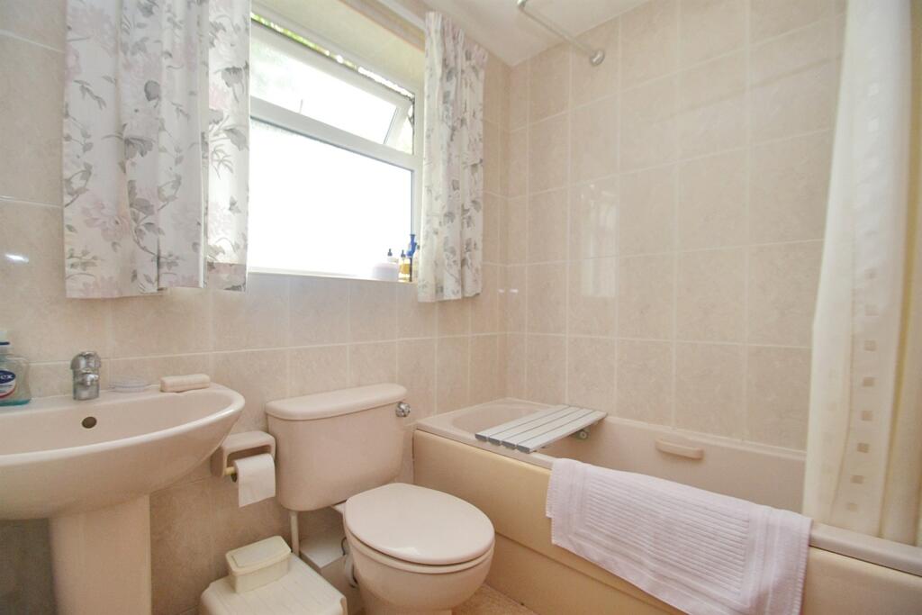 Additional property image - Broadstone