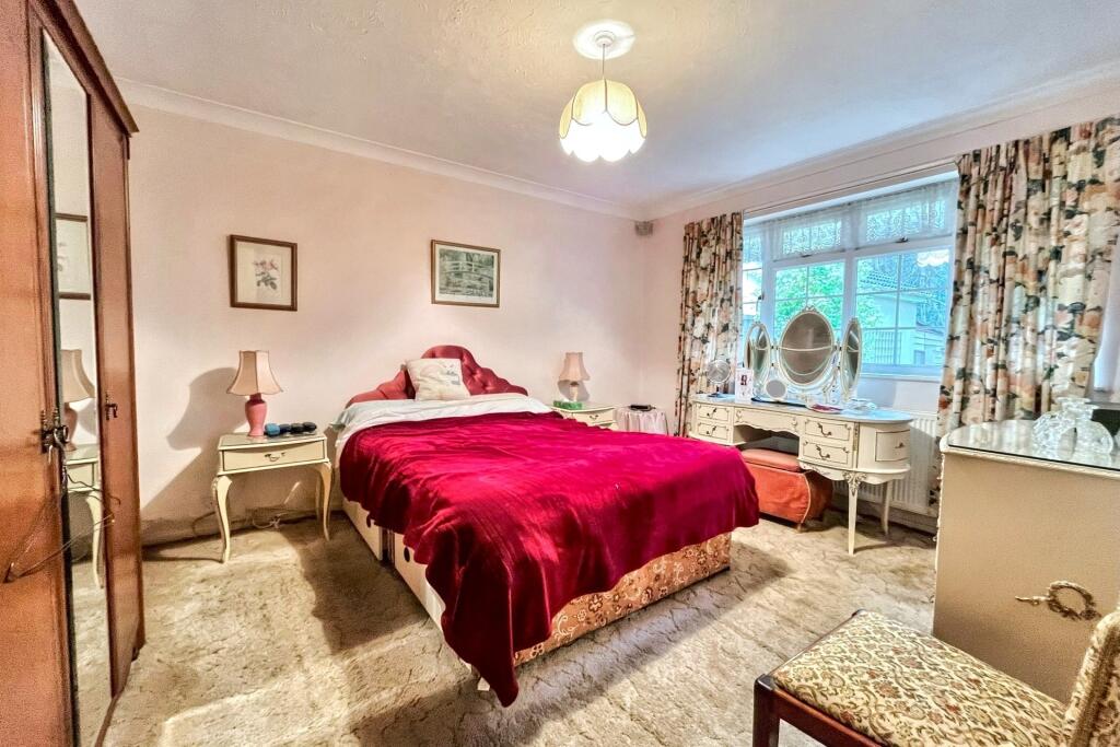 Additional property image - Broadstone