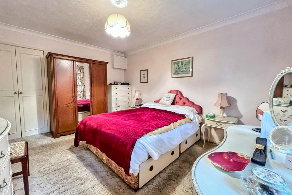 Additional property image - Broadstone