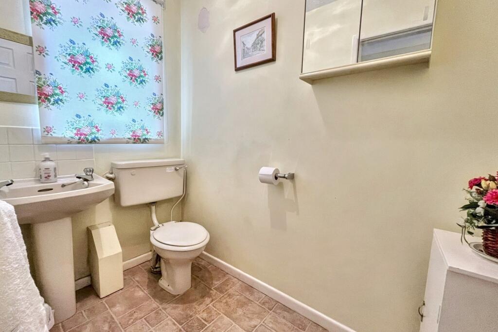 Additional property image - Broadstone