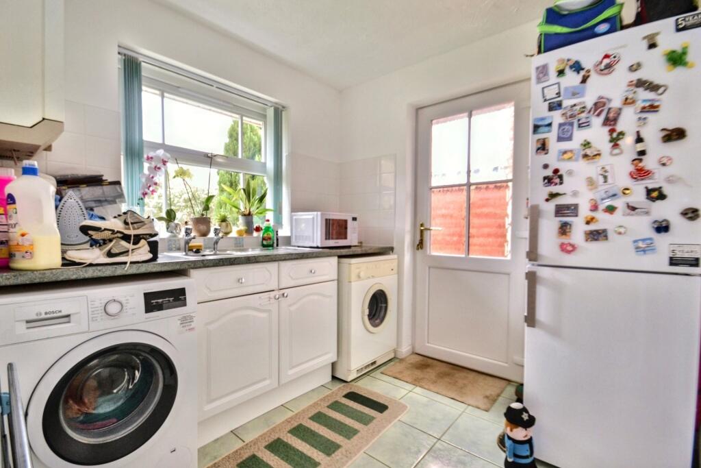 Additional property image - Broadstone