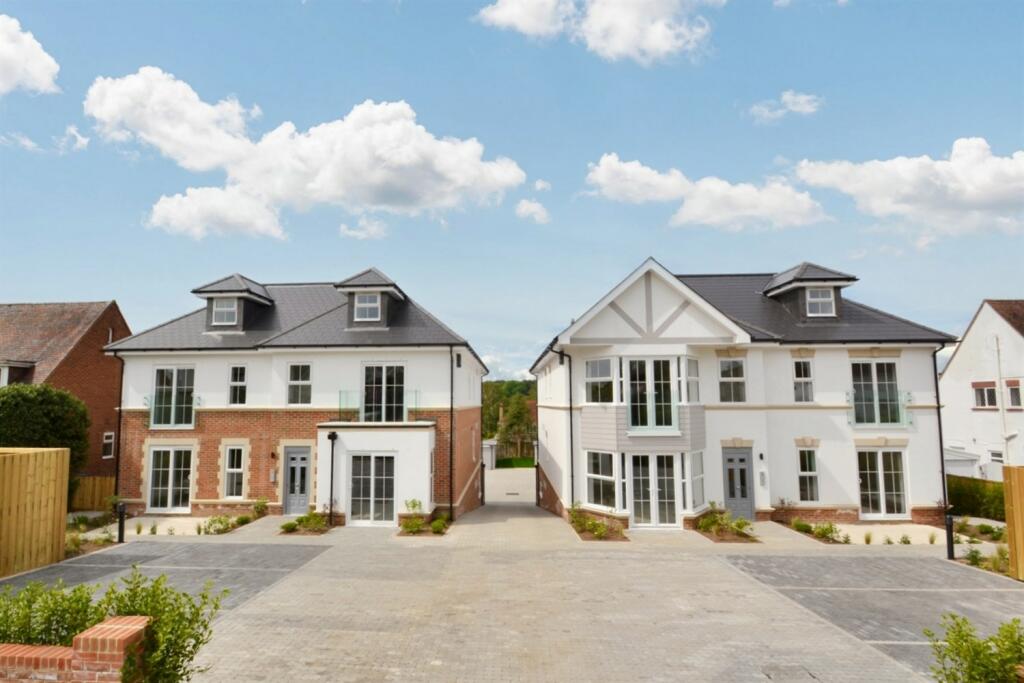 Additional property image - Broadstone