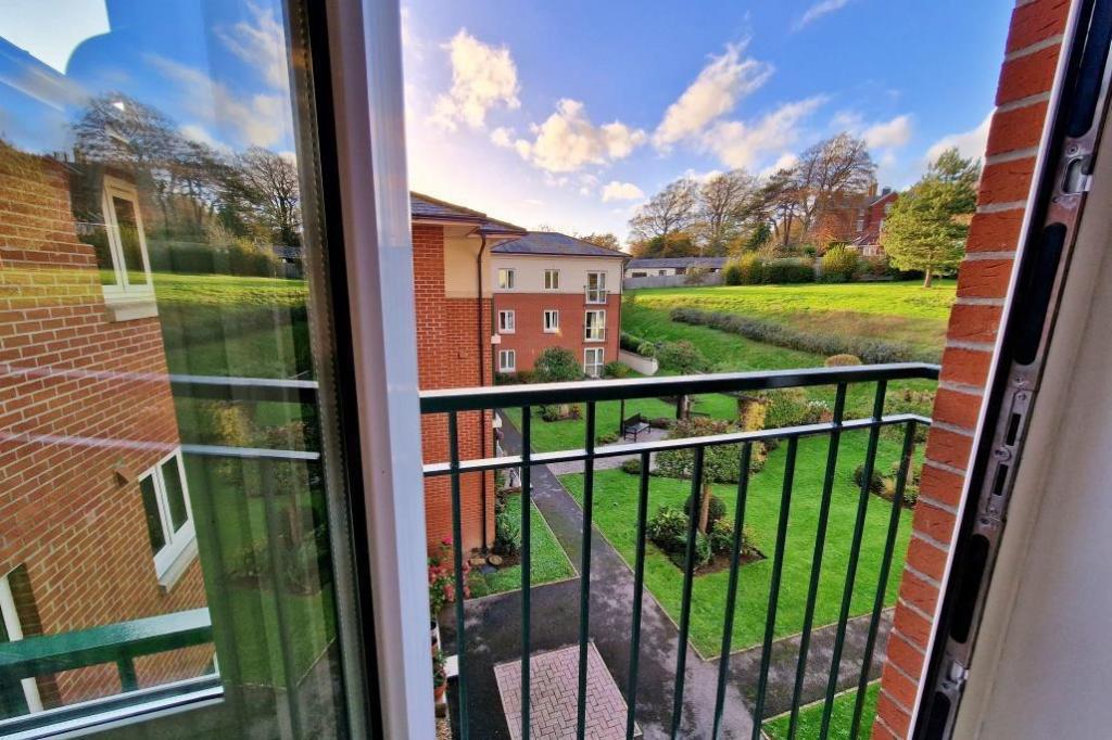 1 bedroom flat for sale in Bridport, DT6