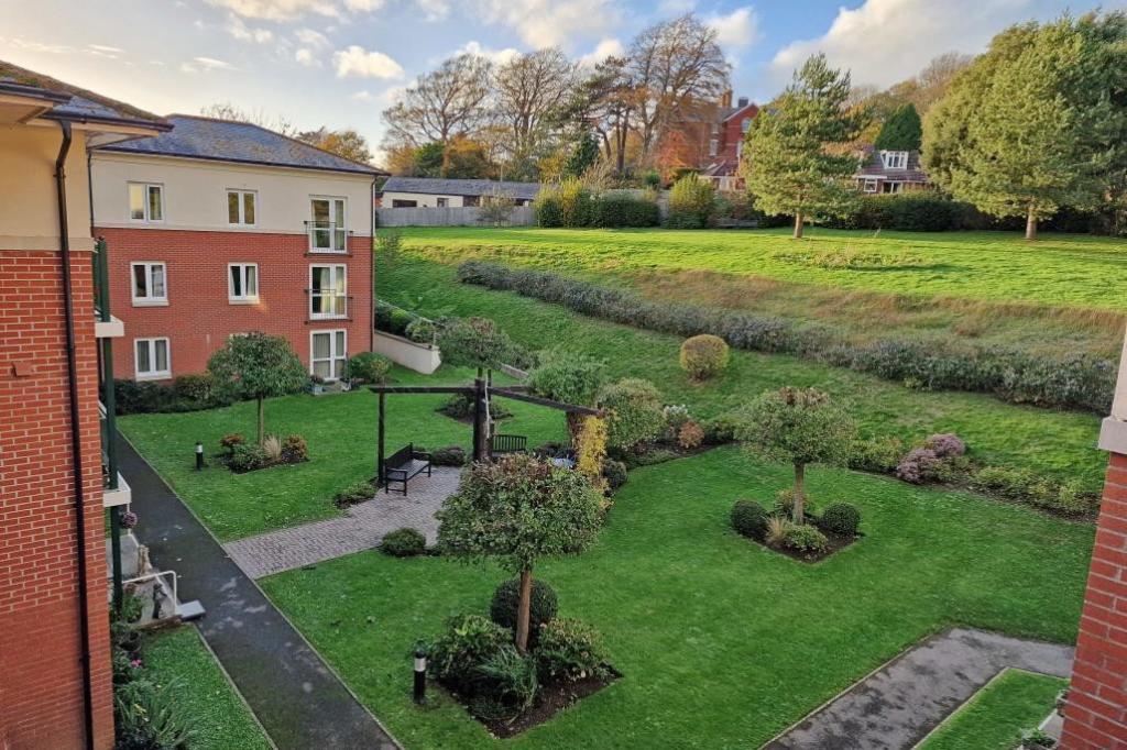 1 bedroom flat for sale in Bridport, DT6