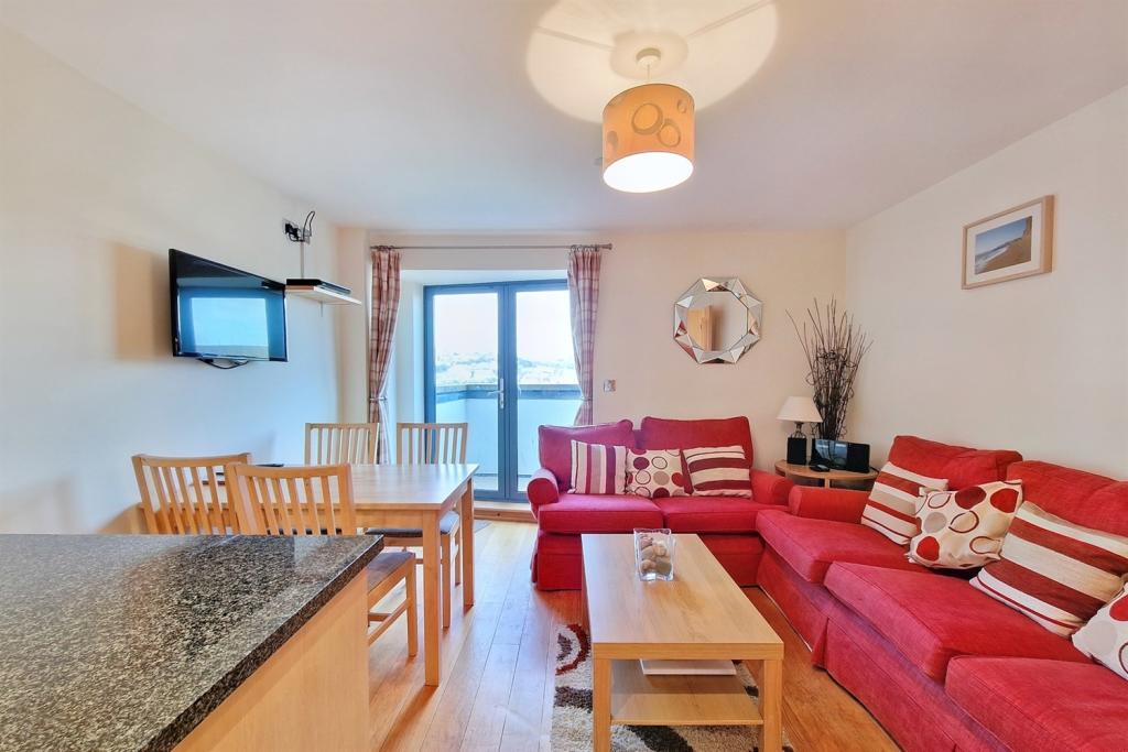 2 bedroom flat for sale in Bridport, DT6