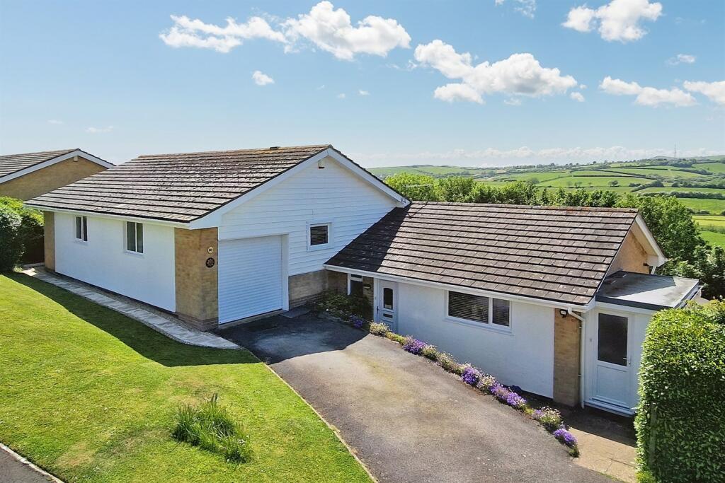 3 bedroom detached bungalow for sale in Bridport, DT6