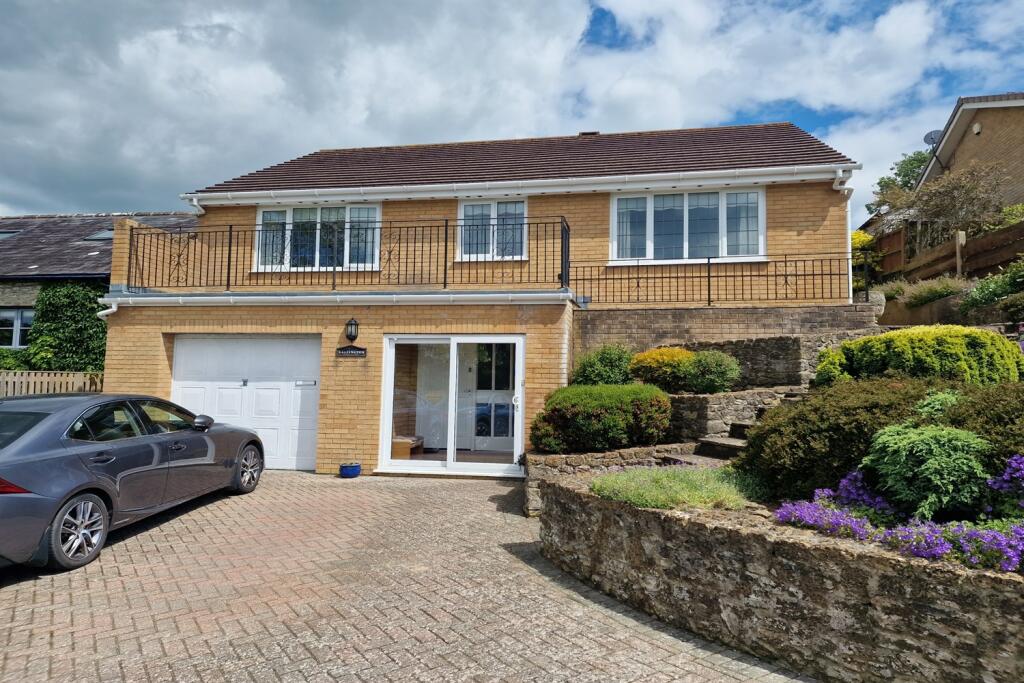 3 bedroom detached house for sale in Bridport, DT6