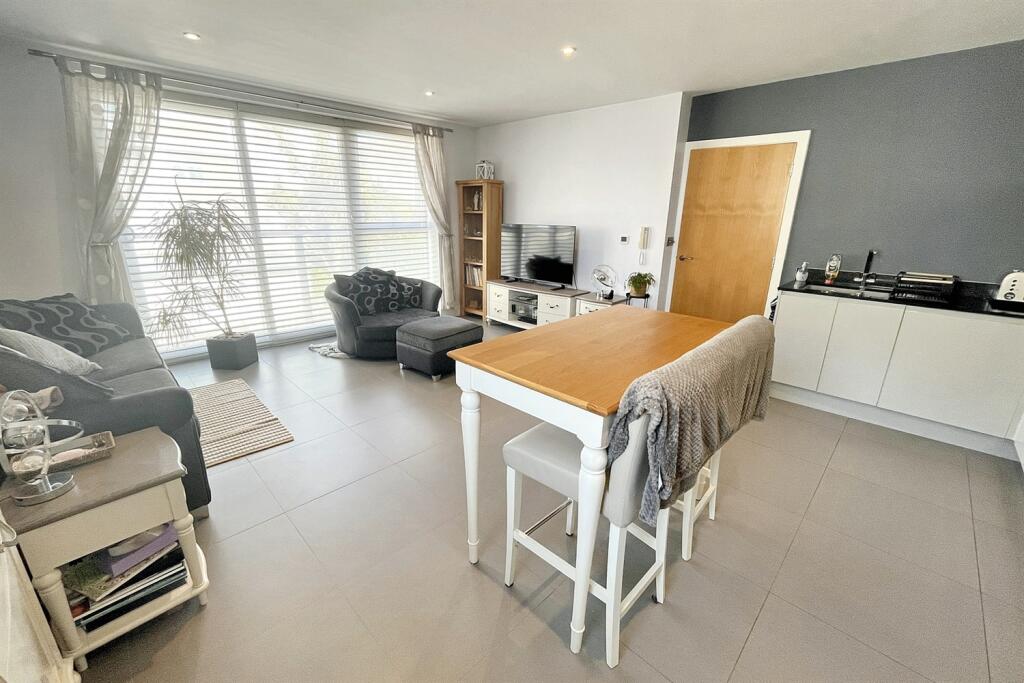 Additional property image - Southbourne