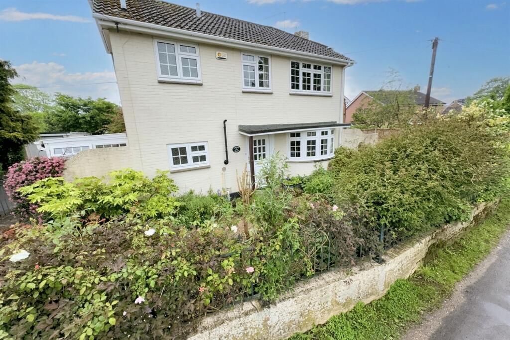 3 bedroom detached house for sale in Sturminster Marshall, BH21