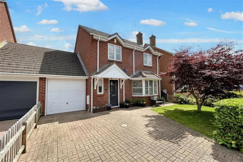 3 bedroom link detached house for sale in Sturminster Marshall, BH21