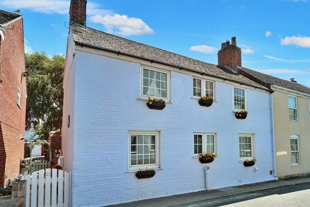 2 bedroom semidetached house for sale in Wyke Regis, DT4