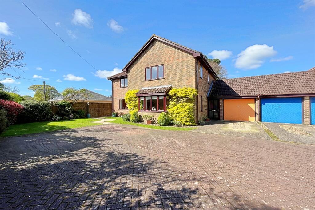 5 bedroom detached house for sale in Fordingbridge, SP6