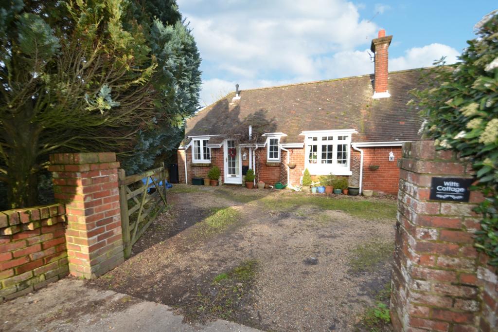 3 bedroom bungalow for sale in Fordingbridge, SP6