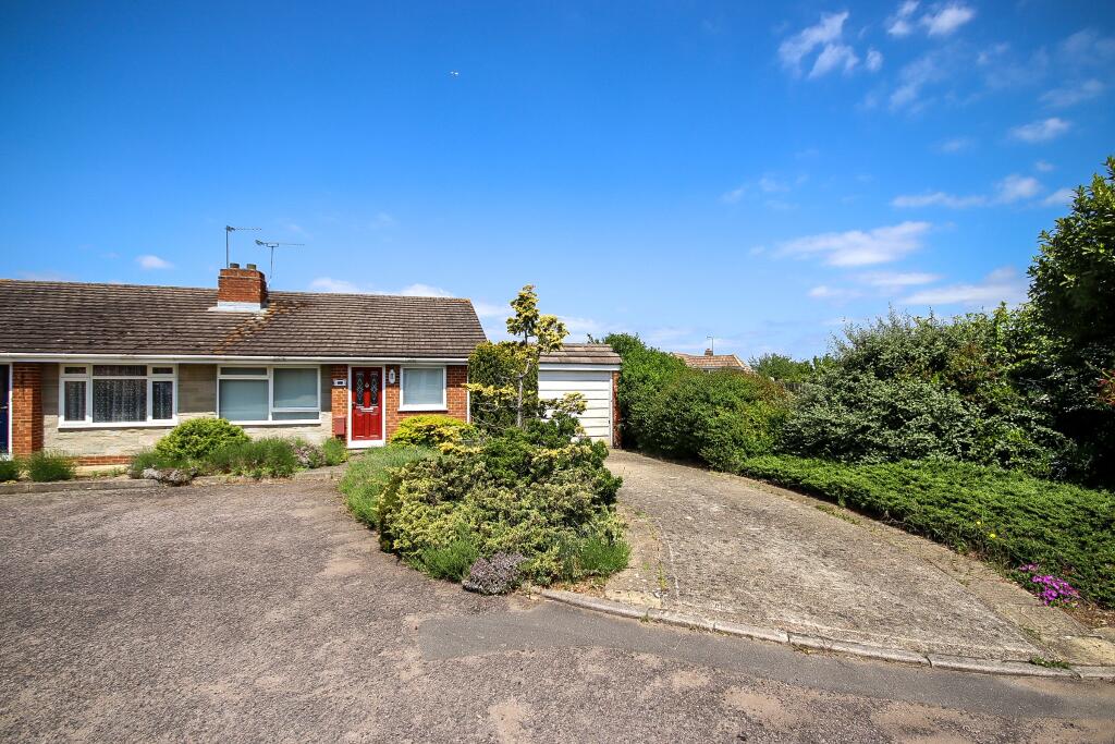 2 bedroom semidetached bungalow for sale in Whitchurch Close