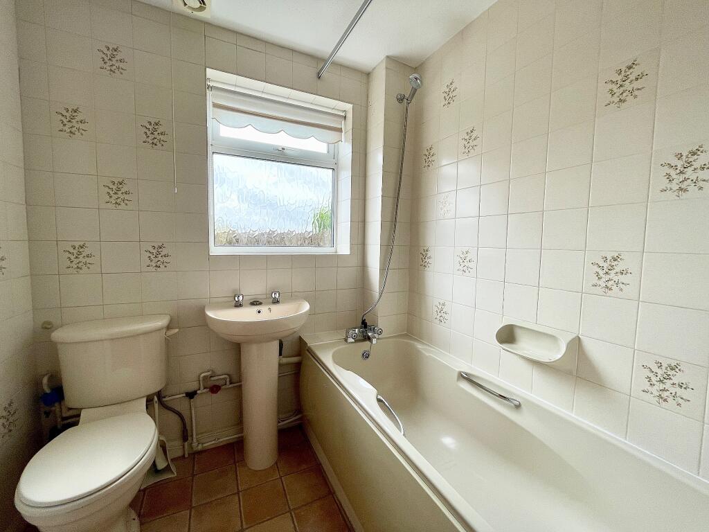 2 bedroom semi-detached bungalow for sale in Whitchurch Close ...