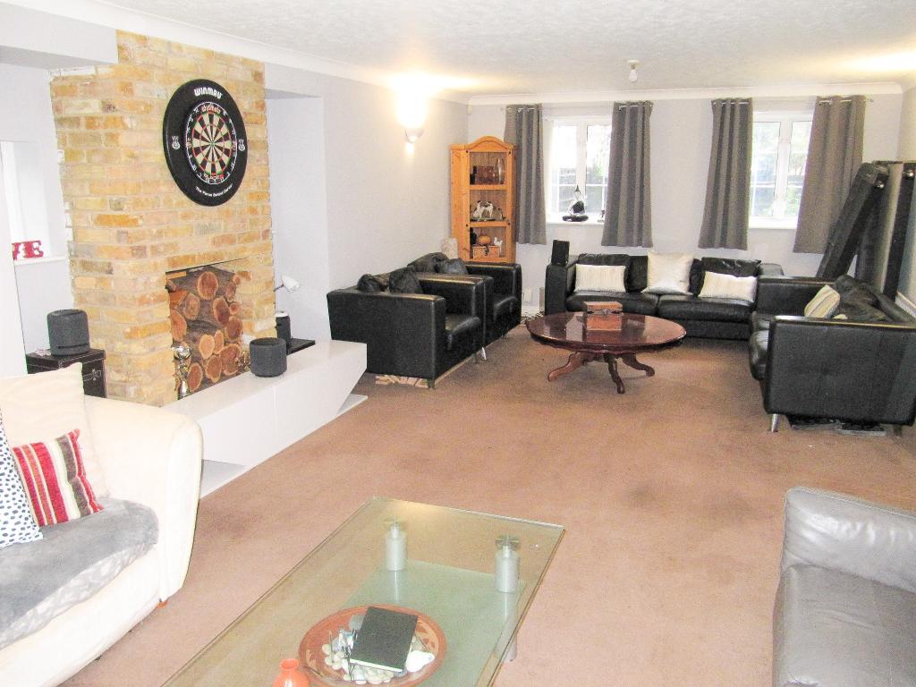 5 bedroom detached house for sale in Iver, Buckinghamshire, SL0