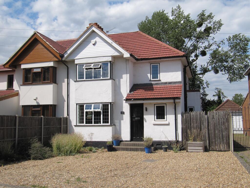 3 bedroom semidetached house for sale in Richings Park, Iver, SL0
