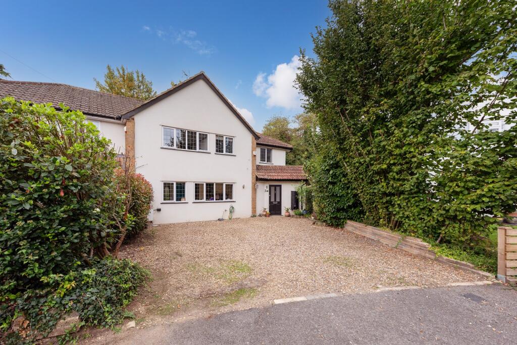 4 bedroom semidetached house for sale in Hasting Close, Bray