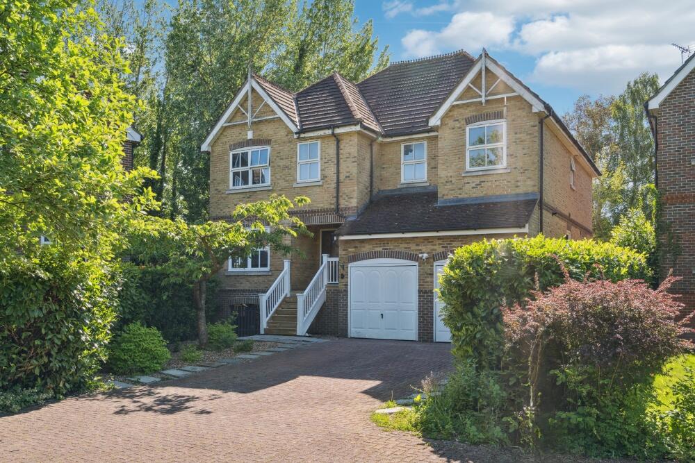Main image of property: Ray Mill Road East, Maidenhead