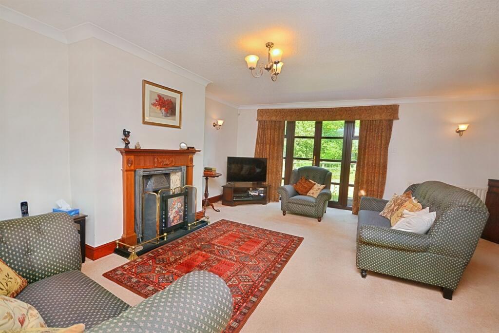 4 bedroom detached house for sale in SP5