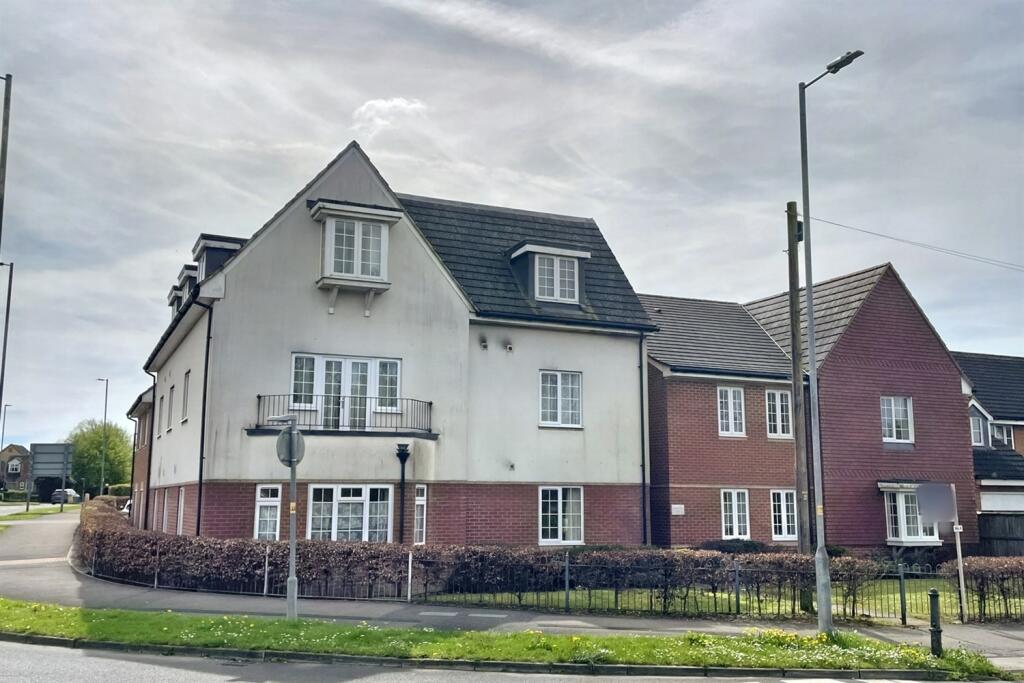 2 bedroom flat for sale in Amesbury, SP4