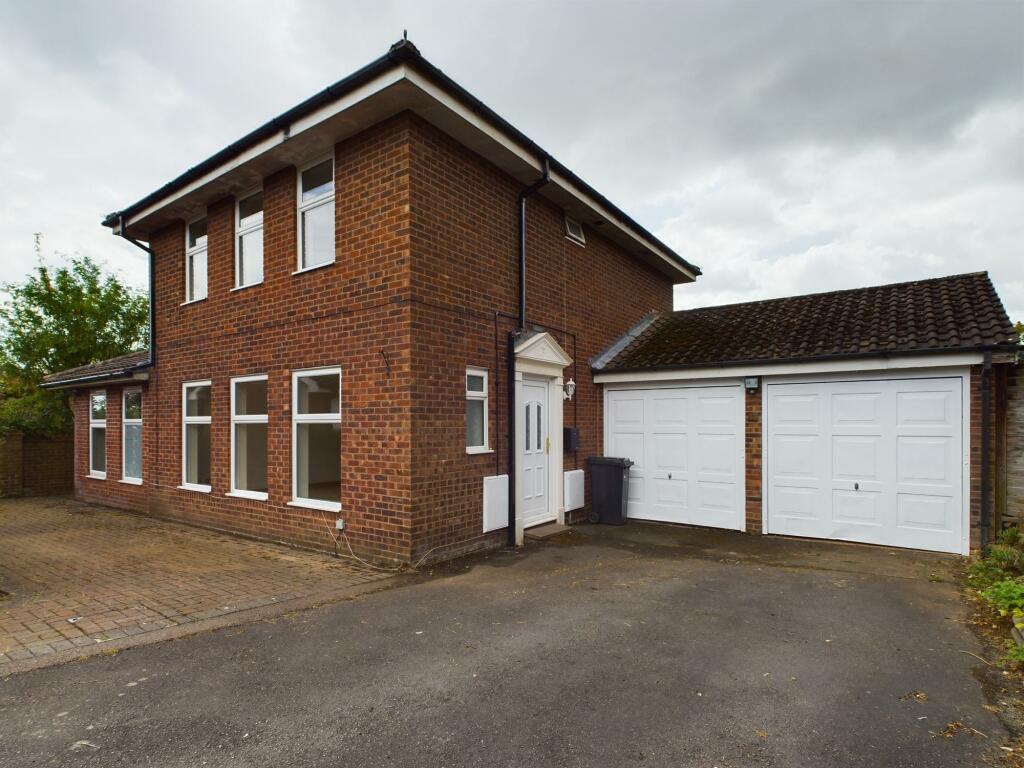 4 bedroom detached house for rent in Wetherby Drive, Bobblestock