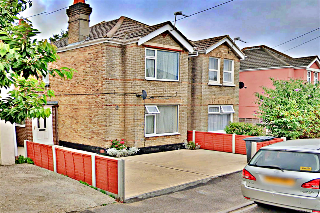 3 bedroom semidetached house for sale in Charminster, BH8