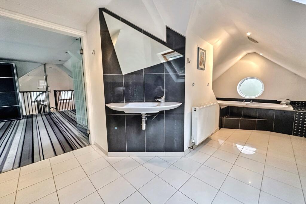Additional property image - Kinson