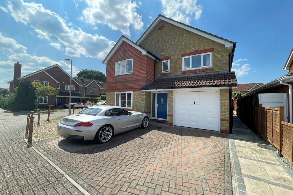 4 bedroom detached house for sale in Verwood, BH31