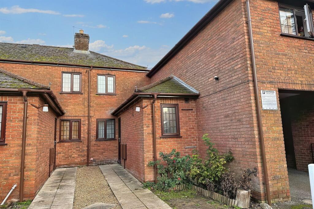 2 bedroom terraced house for sale in Ringwood, BH24