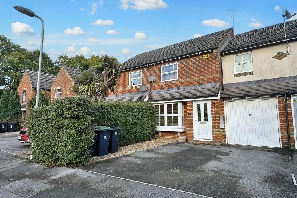 3 bedroom terraced house for sale in Ferndown, BH22