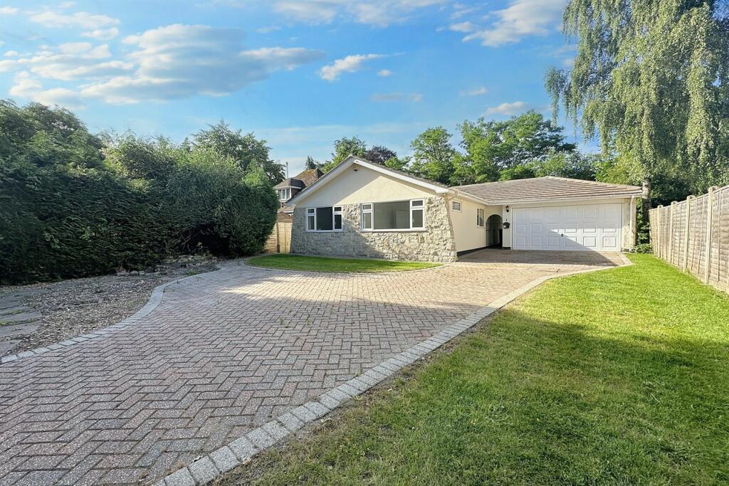 3 bedroom detached bungalow for sale in West Parley, BH22