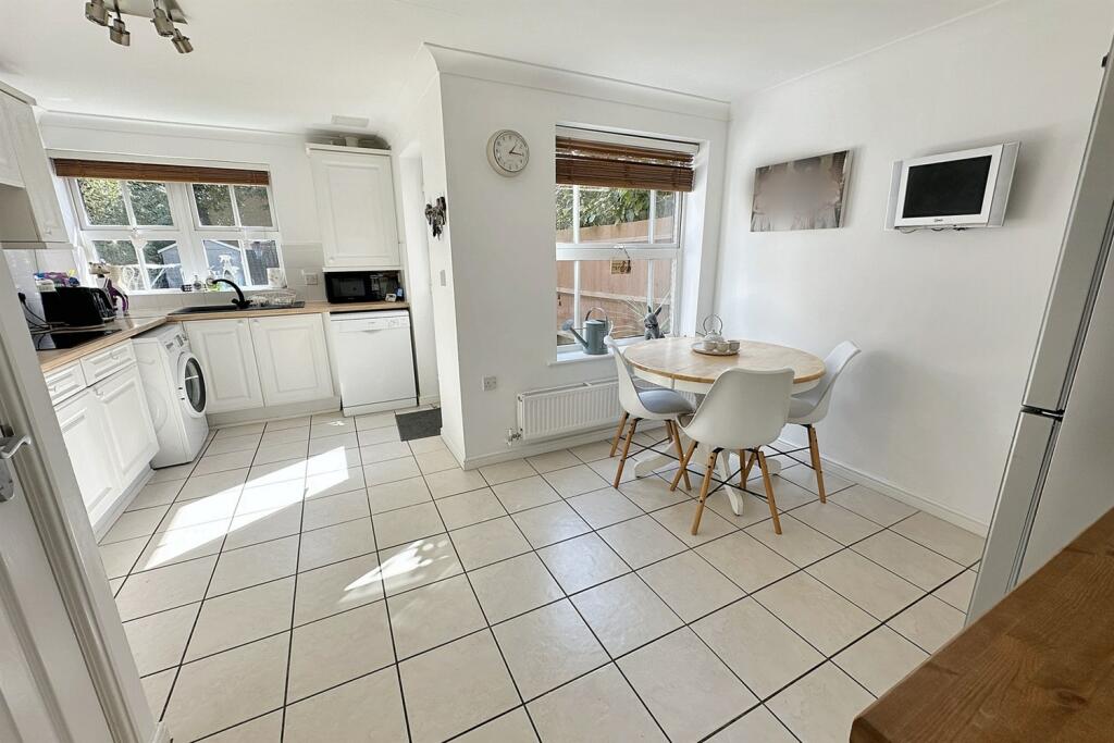 Additional property image - Camelias