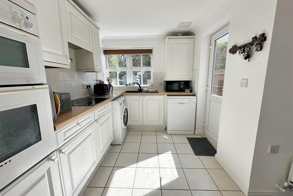 Additional property image - Camelias