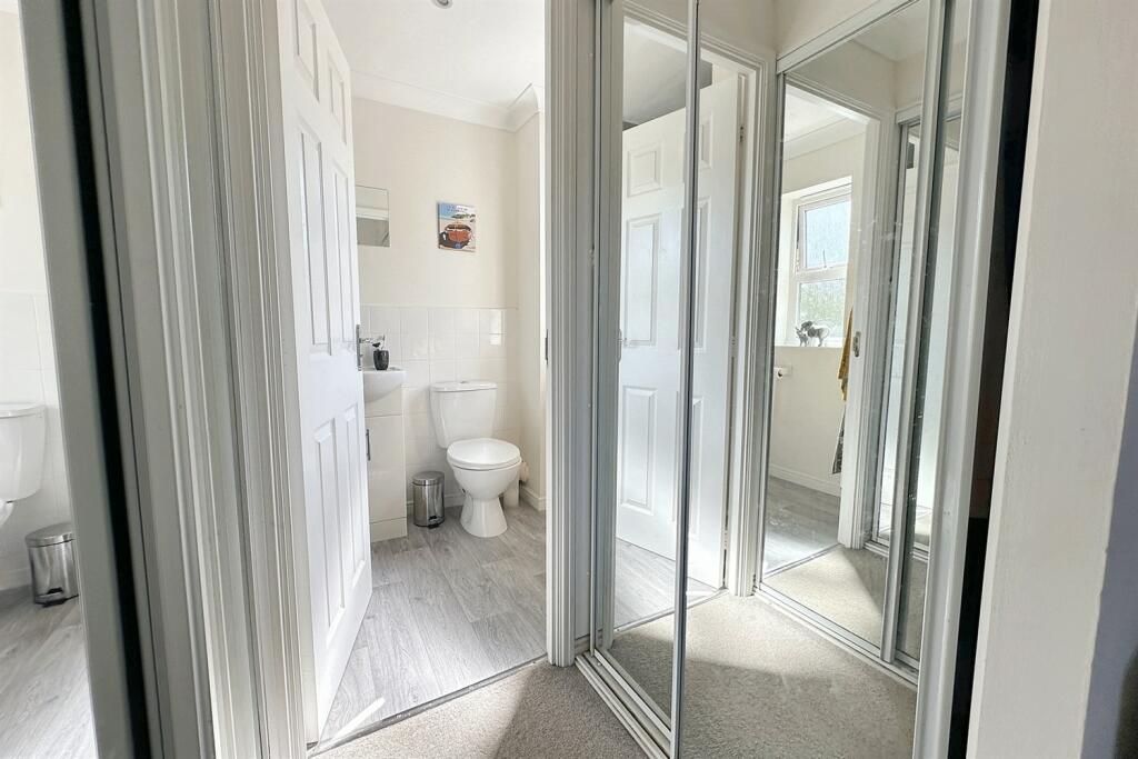 Additional property image - Camelias