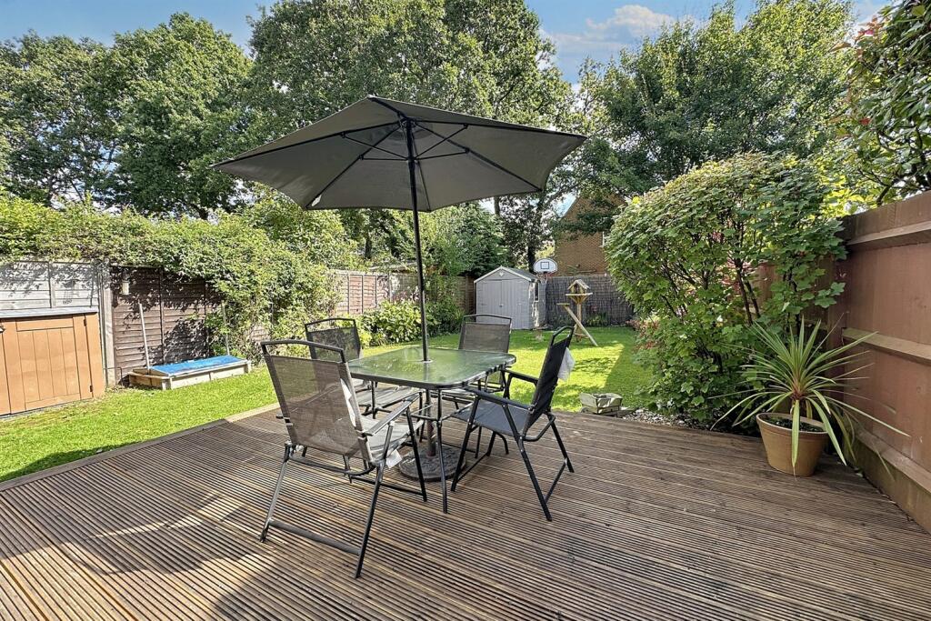 Additional property image - Camelias
