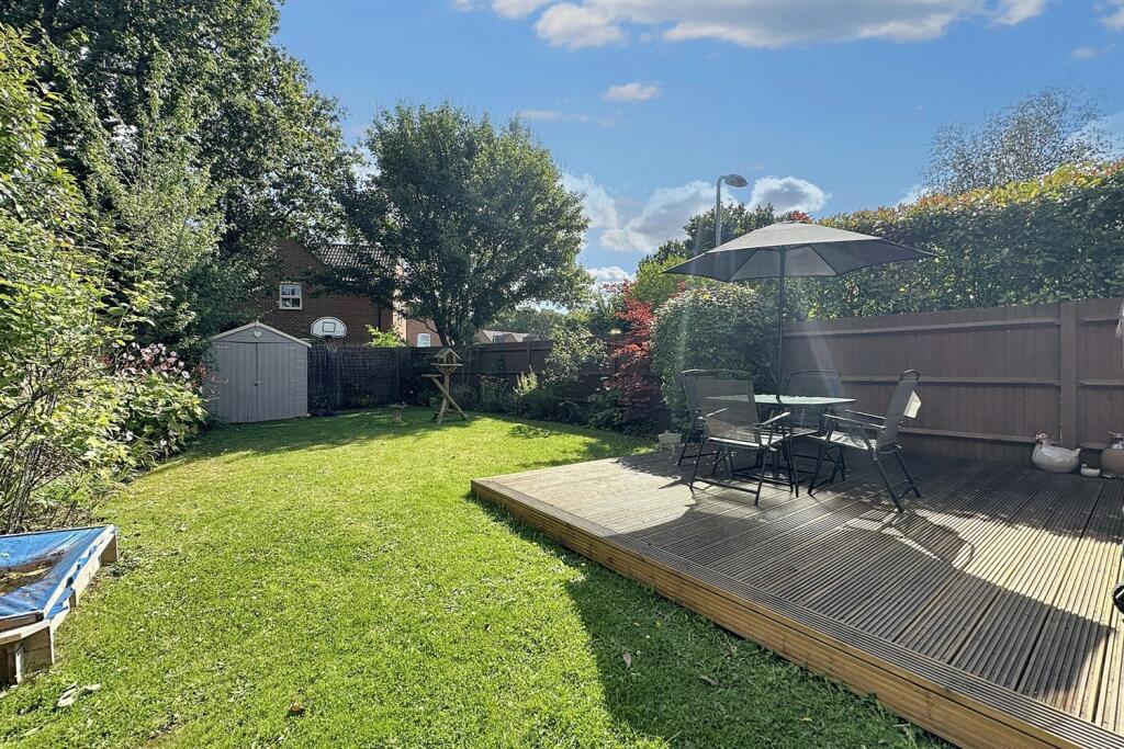 Additional property image - Camelias