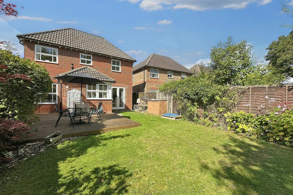 Additional property image - Camelias