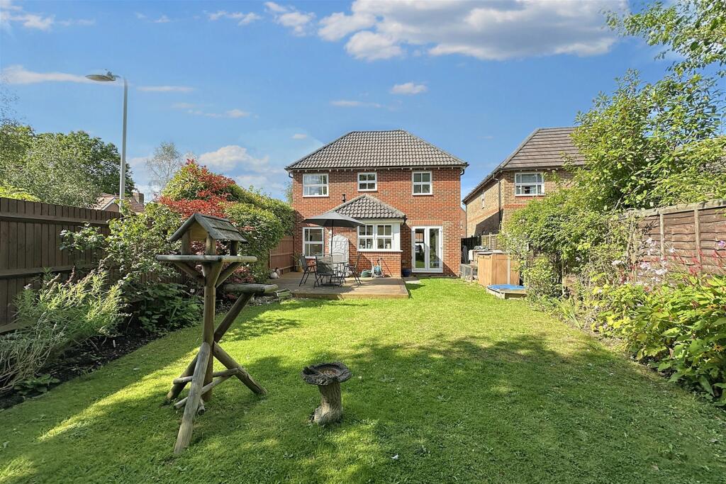 Additional property image - Camelias
