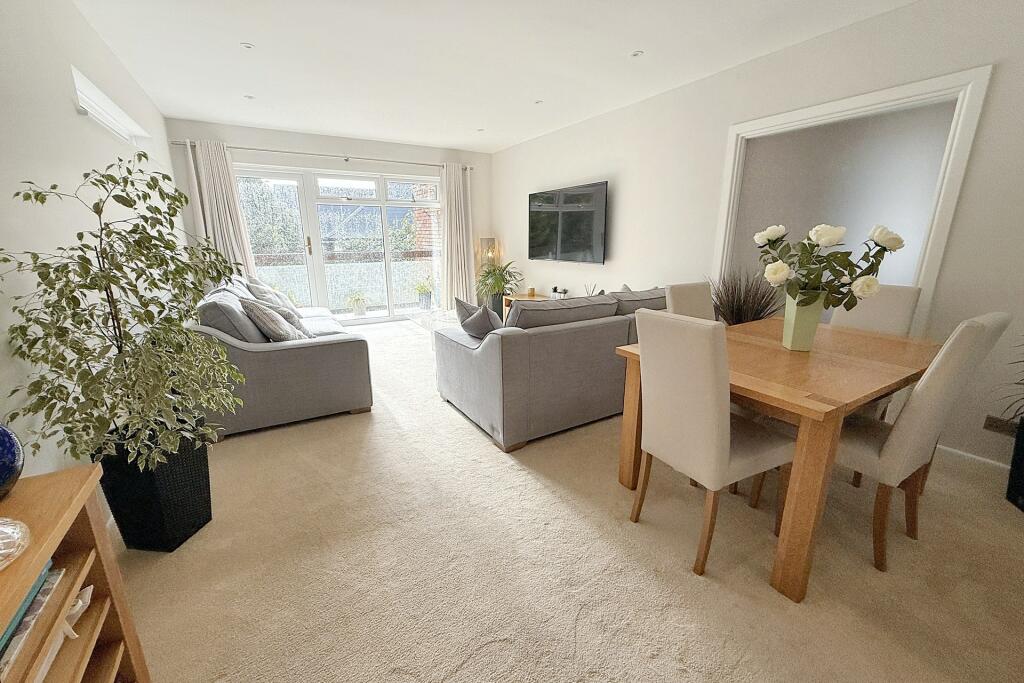 Additional property image - Golf Links Road