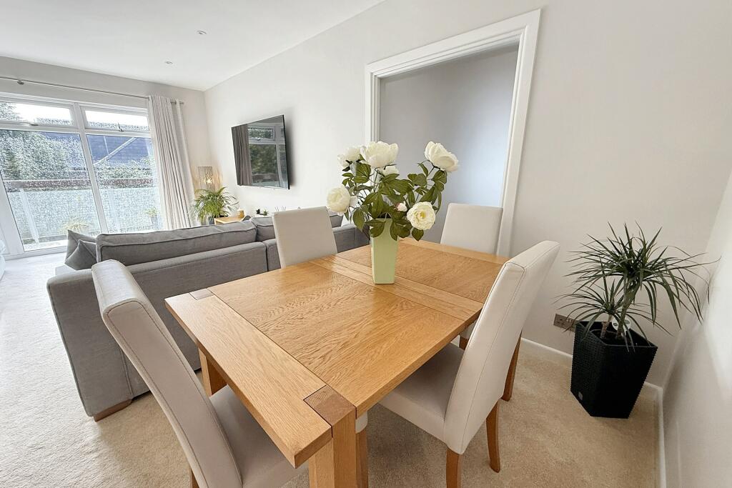 Additional property image - Golf Links Road