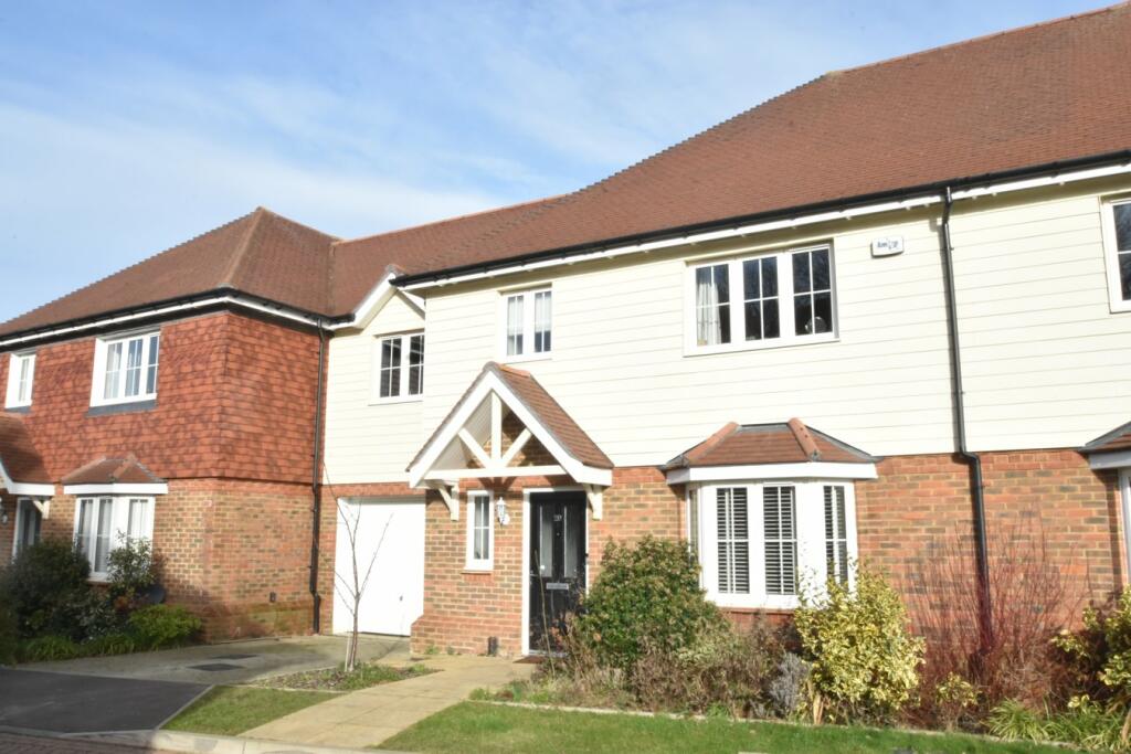 4 bedroom terraced house for sale in The Weavers, Headcorn, Ashford, TN27