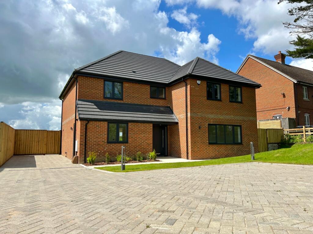 5 bedroom detached house for sale in Ashford Road, Charing, Ashford, TN27