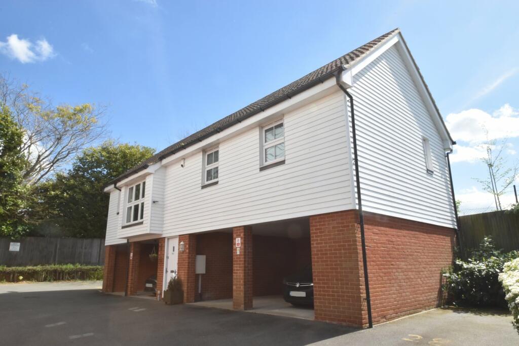 2 bedroom coach house for sale in Tilling Close, Maidstone, ME15