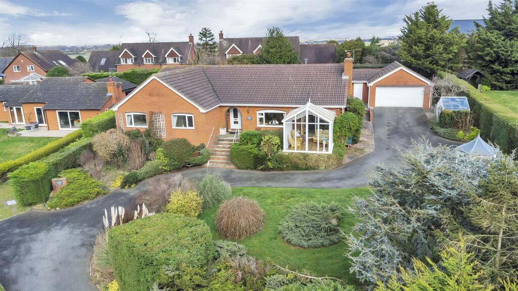 3 bedroom detached bungalow for sale in Lower Road, Myddle, Shrewsbury, SY4