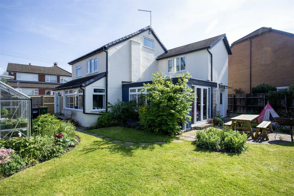 4 bedroom detached house for sale in Pulley Lane, Bayston Hill, Shrewsbury, SY3