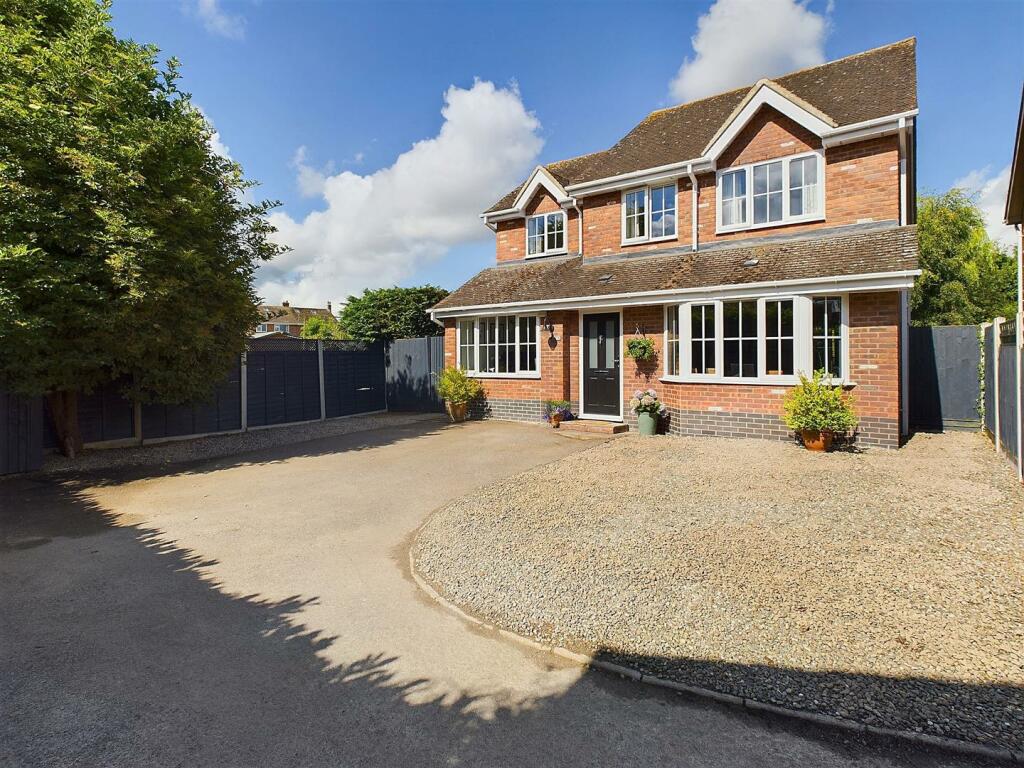 4 bedroom detached house for sale in Aldersley Way, Ruyton Xi Towns, Shrewsbury, SY4