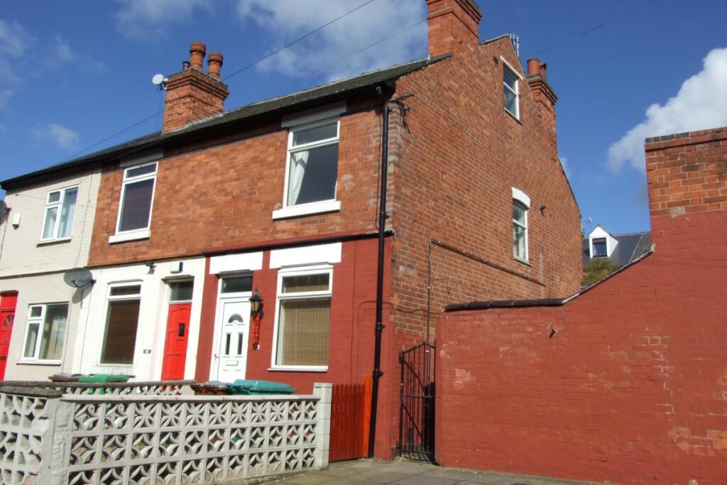3 bedroom terraced house for rent in Lindley Terrace, Nottingham, NG7